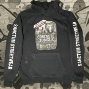 Hoodie black - Concrete Jungle    Klassischer Kapuzensweater  Sweat-Qualität mit angerauter Innenseite  Doppellagige Kapuze mit Kordelzug  Kängurutasche  Necktape  Bündchen mit Elasthan  Farbe: black  Material: 80% Baumwolle, 20% Polyester, 280 g/m²