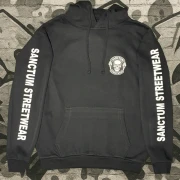 Hoodie black - Skull MC    Klassischer Kapuzensweater  Sweat-Qualität mit angerauter Innenseite  Doppellagige Kapuze mit Kordelzug  Kängurutasche  Necktape  Bündchen mit Elasthan  Farbe: black  Material: 80% Baumwolle, 20% Polyester, 280 g/m²