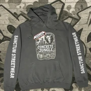 Hoodie graphite - Concrete Jungle    Klassischer Kapuzensweater  Sweat-Qualität mit angerauter Innenseite  Doppellagige Kapuze mit Kordelzug  Kängurutasche  Necktape  Bündchen mit Elasthan  Farbe: graphite  Material: 80% Baumwolle, 20% Polyester, 280 g/m²