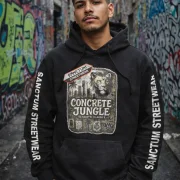 Hoodie black - Concrete Jungle    Klassischer Kapuzensweater  Sweat-Qualität mit angerauter Innenseite  Doppellagige Kapuze mit Kordelzug  Kängurutasche  Necktape  Bündchen mit Elasthan  Farbe: black  Material: 80% Baumwolle, 20% Polyester, 280 g/m²