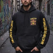 Hoodie black - Sombrero    Klassischer Kapuzensweater  Sweat-Qualität mit angerauter Innenseite  Doppellagige Kapuze mit Kordelzug  Kängurutasche  Necktape  Bündchen mit Elasthan  Farbe: black  Material: 80% Baumwolle, 20% Polyester, 280 g/m²