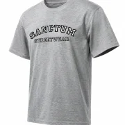 Sanctum Streetwear T-Shirt College Style - grey-heather    Dieses Rundhals T-Shirt überzeugt durch seinen zeitlosen Schnitt und dem hohen Tragekomfort.  Klassischer Rundhalsausschnitt  Single Jersey  Farbe: grey-heather  Material: 100% Baumwolle 180 g/m²