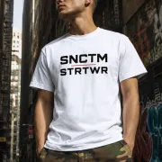 Sanctum Streetwear T-Shirt No vowels - white    Dieses Rundhals T-Shirt überzeugt durch seinen zeitlosen Schnitt und dem hohen Tragekomfort.  Klassischer Rundhalsausschnitt  Single Jersey  Farbe: white  Material: 100% Baumwolle 180 g/m²Sanctum Streetwear T-Shirt No vowels - white    Dieses Rundhals T-Shirt überzeugt durch seinen zeitlosen Schnitt und dem hohen Tragekomfort.  Klassischer Rundhalsausschnitt  Single Jersey  Farbe: white  Material: 100% Baumwolle 180 g/m²