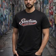 Sanctum Streetwear T-Shirt Vintage - black    Dieses Rundhals T-Shirt überzeugt durch seinen zeitlosen Schnitt und dem hohen Tragekomfort.  Klassischer Rundhalsausschnitt  Single Jersey  Farbe: black  Material: 100% Baumwolle 180 g/m²