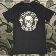 T-Shirt Round-Neck black - Skull MC    Das Skull MC Logo ist auf der Brust klein aufgedruckt und auf  dem Rücken befindet sich das Skull MC Logo in groß.  Dieses Rundhals T-Shirt überzeugt durch seinen zeitlosen Schnitt und dem hohen Tragekomfort.  Klassischer Rundhalsausschnitt  Single Jersey  Farbe: black  Material: 100% Baumwolle 180 g/m²