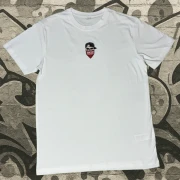 T-Shirt Round-Neck white - Bandana Skull. Vorderansicht.    Dieses Rundhals T-Shirt überzeugt durch seinen zeitlosen Schnitt und dem hohen Tragekomfort.  Klassischer Rundhalsausschnitt  Single Jersey  Farbe: white  Material: 100% Baumwolle 180 g/m²