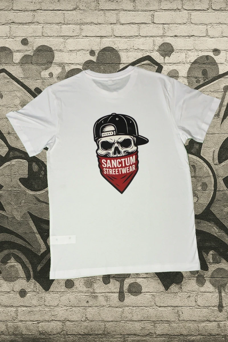 T-Shirt Round-Neck white - Bandana Skull. Rückenansicht.    Dieses Rundhals T-Shirt überzeugt durch seinen zeitlosen Schnitt und dem hohen Tragekomfort.  Klassischer Rundhalsausschnitt  Single Jersey  Farbe: white  Material: 100% Baumwolle 180 g/m²